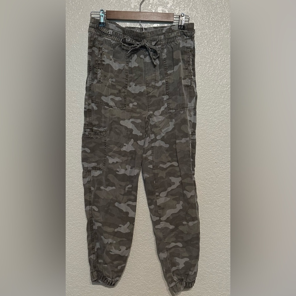Small Camo American Eagle Cargo Pants